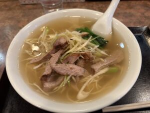 【築地】紅蘭のネギラーメンが1200円とは思えない。「高級中華の本気」をランチで味わった話