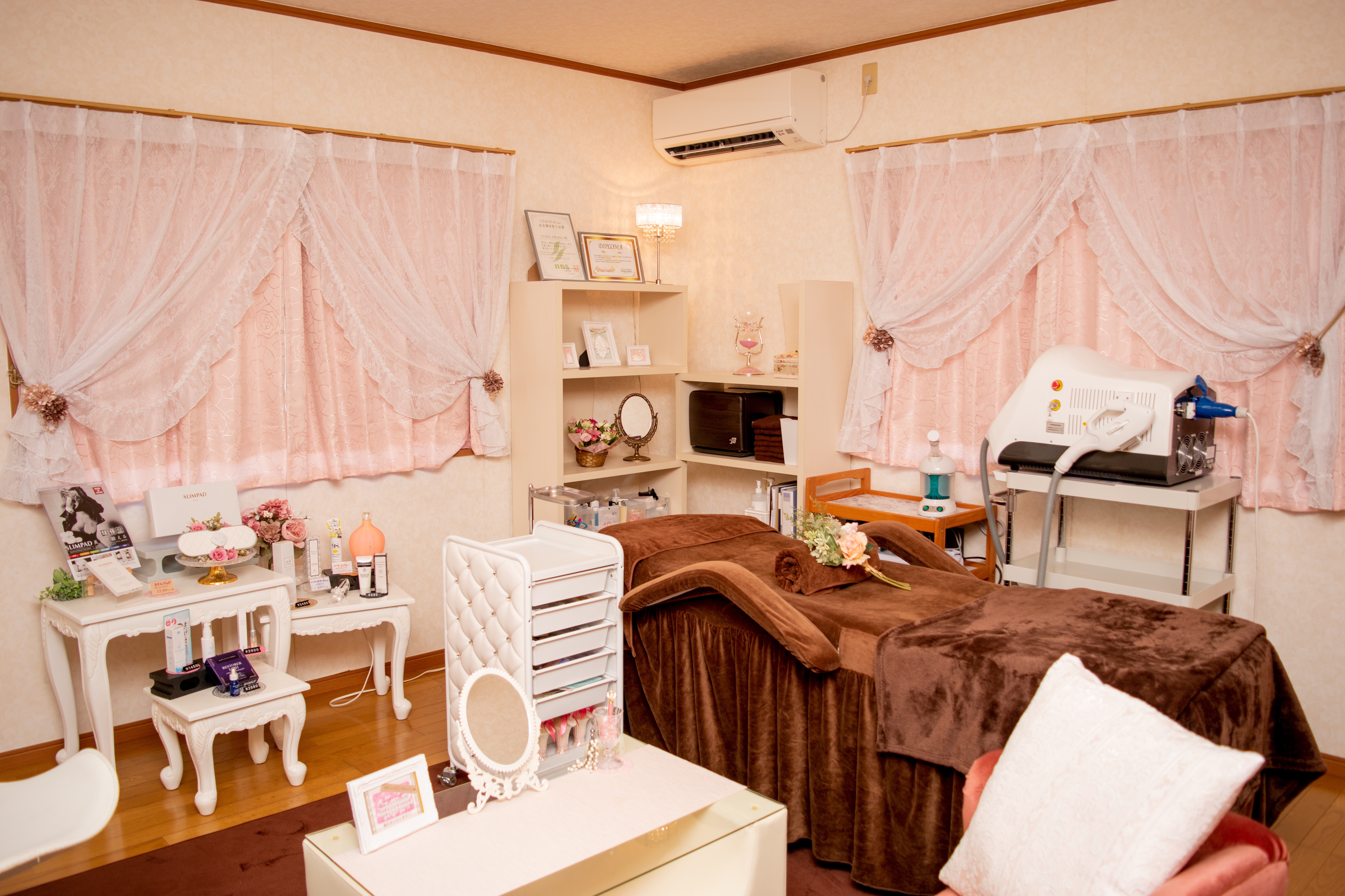 夜見の隠れ家サロン Salon Raviel ラヴィエール Exクリエイト３６０ナビ
